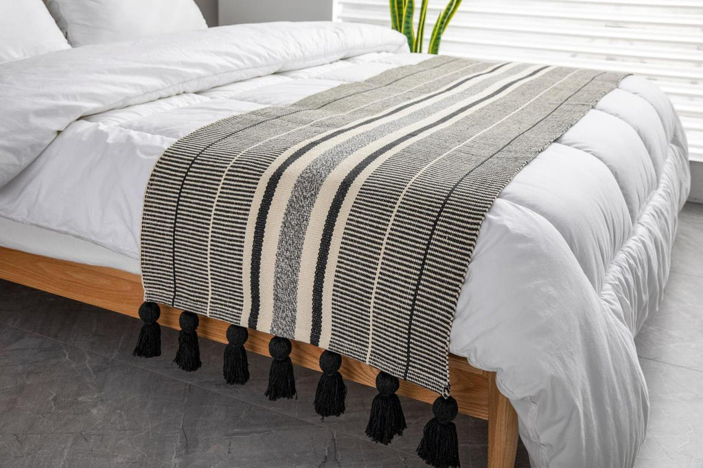 Piecera con flecos 65cm x 2.10cm