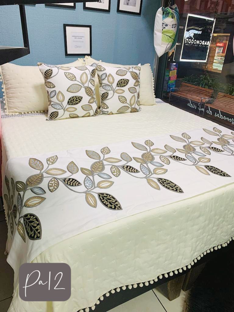 Set de pieceras bordadas