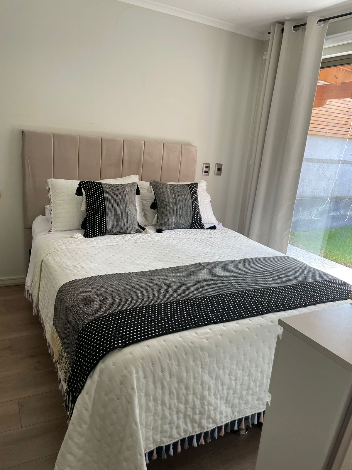 Set de Piecera tejida + 2 fundas