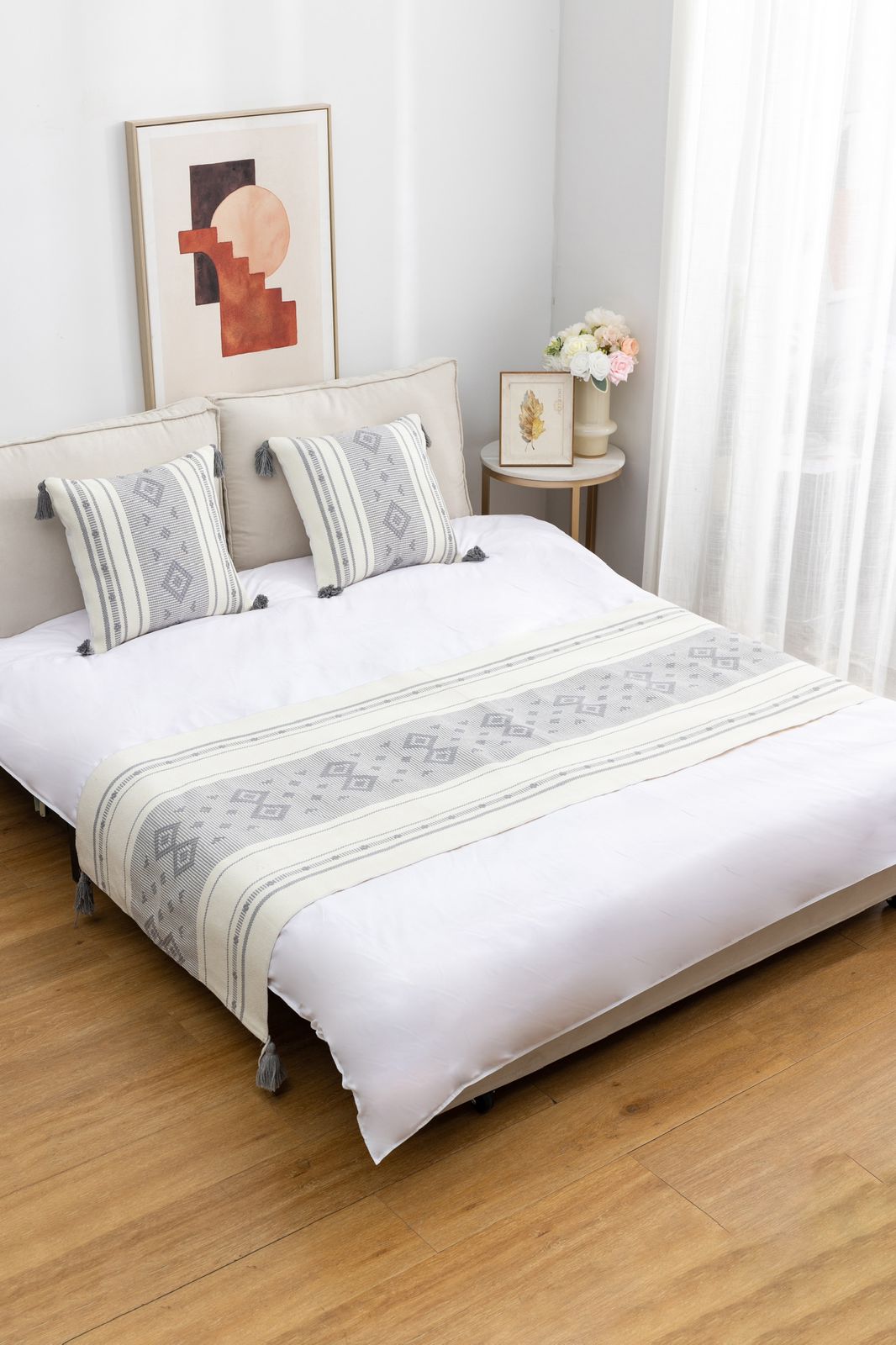 Set de Piecera tejida con borlas  + 2 fundas