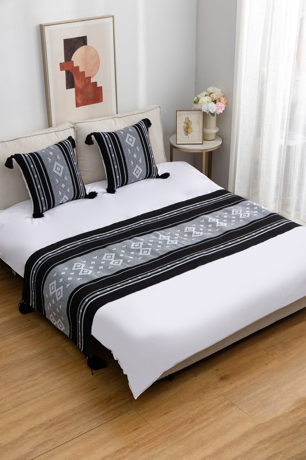 Set de Piecera tejida con borlas  + 2 fundas