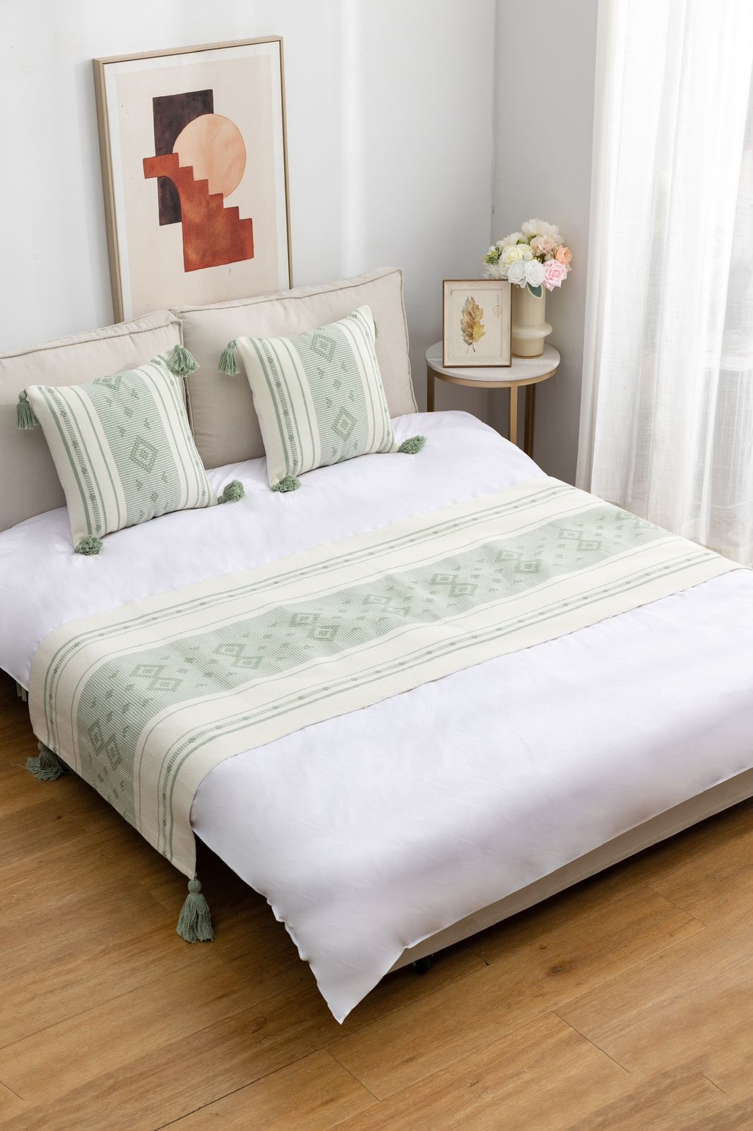 Set de Piecera tejida con borlas  + 2 fundas