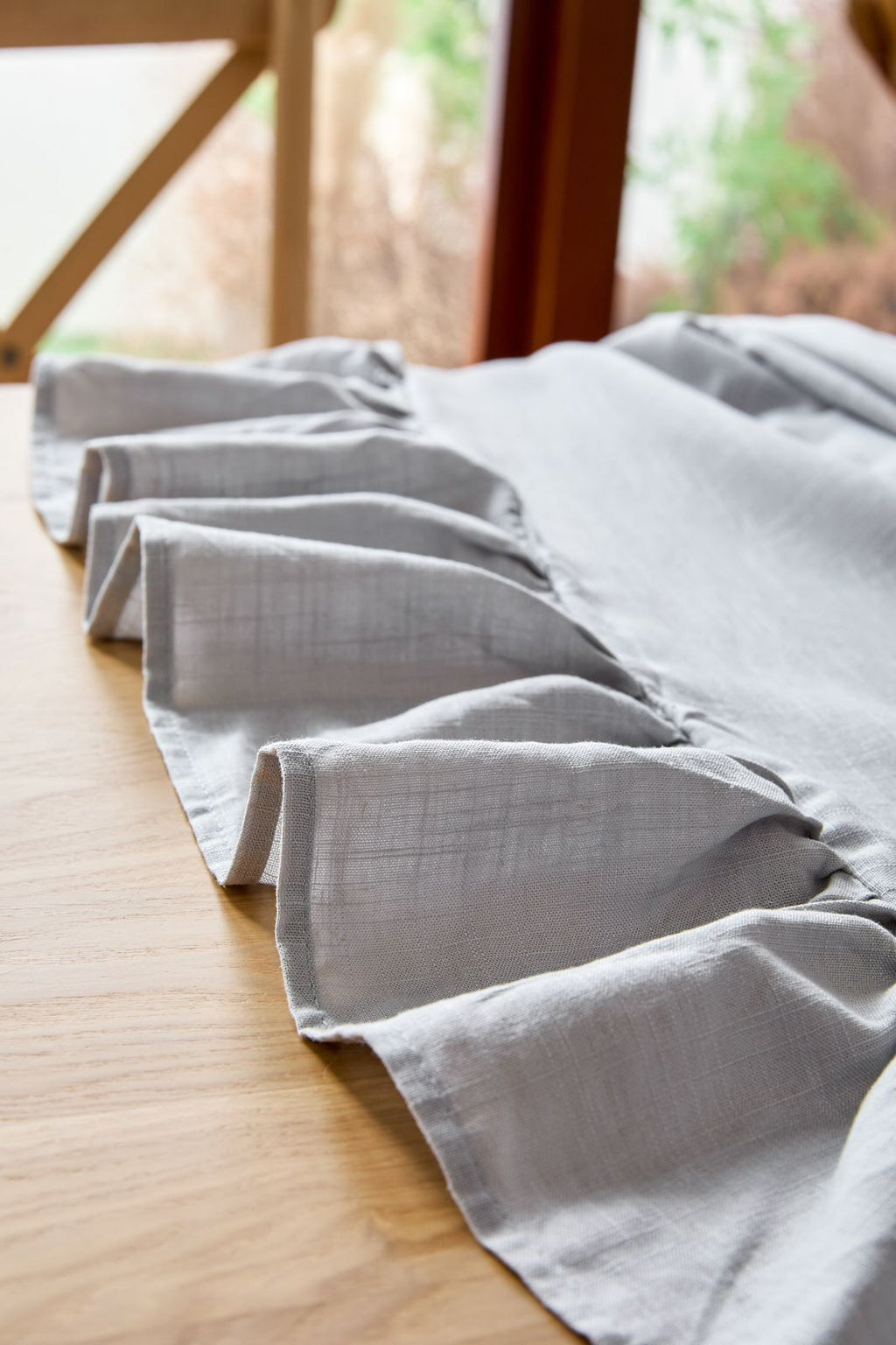 Mantel elegante,  de lino gris