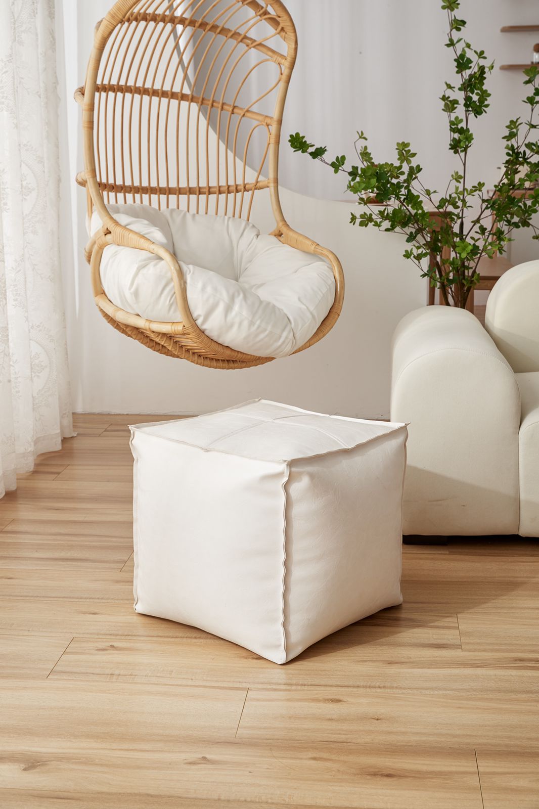 Pouf  de ecocuero cuadrado 45x45cm