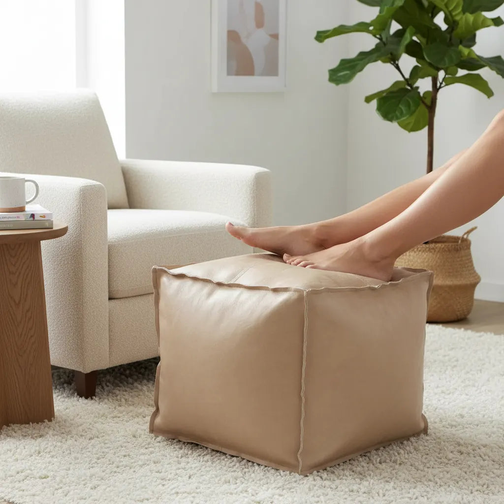 Pouf Cuadrado de Ecocuero  Beige  45x45 cm – Asiento Decorativo Moderno para Living, Dormitorio o Sala