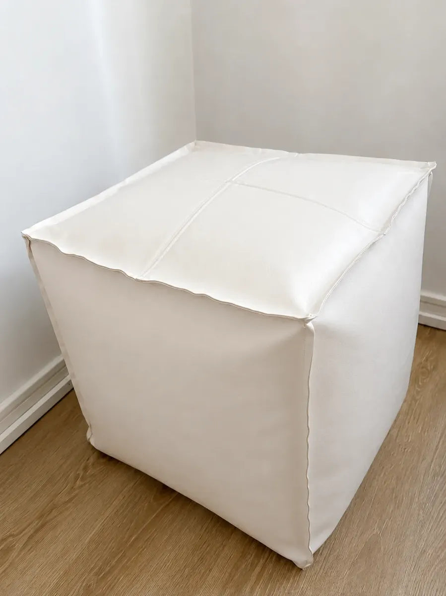 Pouf Cuadrado de Ecocuero  blanco  45x45 cm – Asiento Decorativo Moderno para Living, Dormitorio o Sala (Copia)