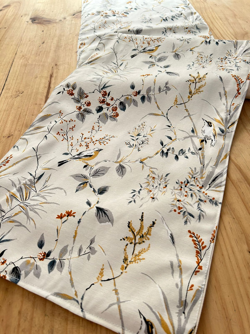 Camino de mesa repelente