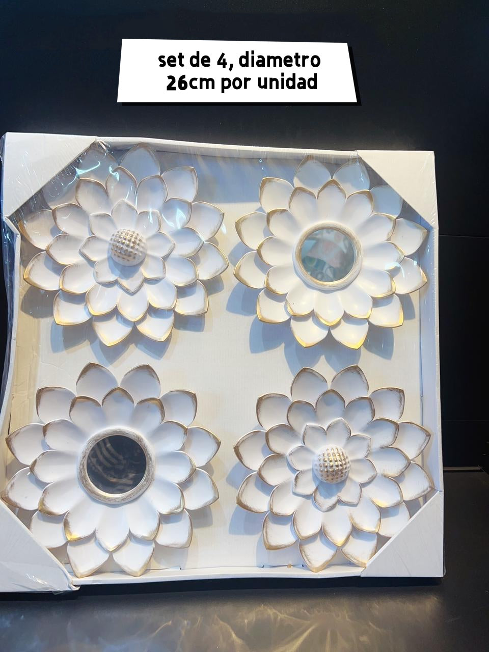 Set  de 4,  flores y espejos