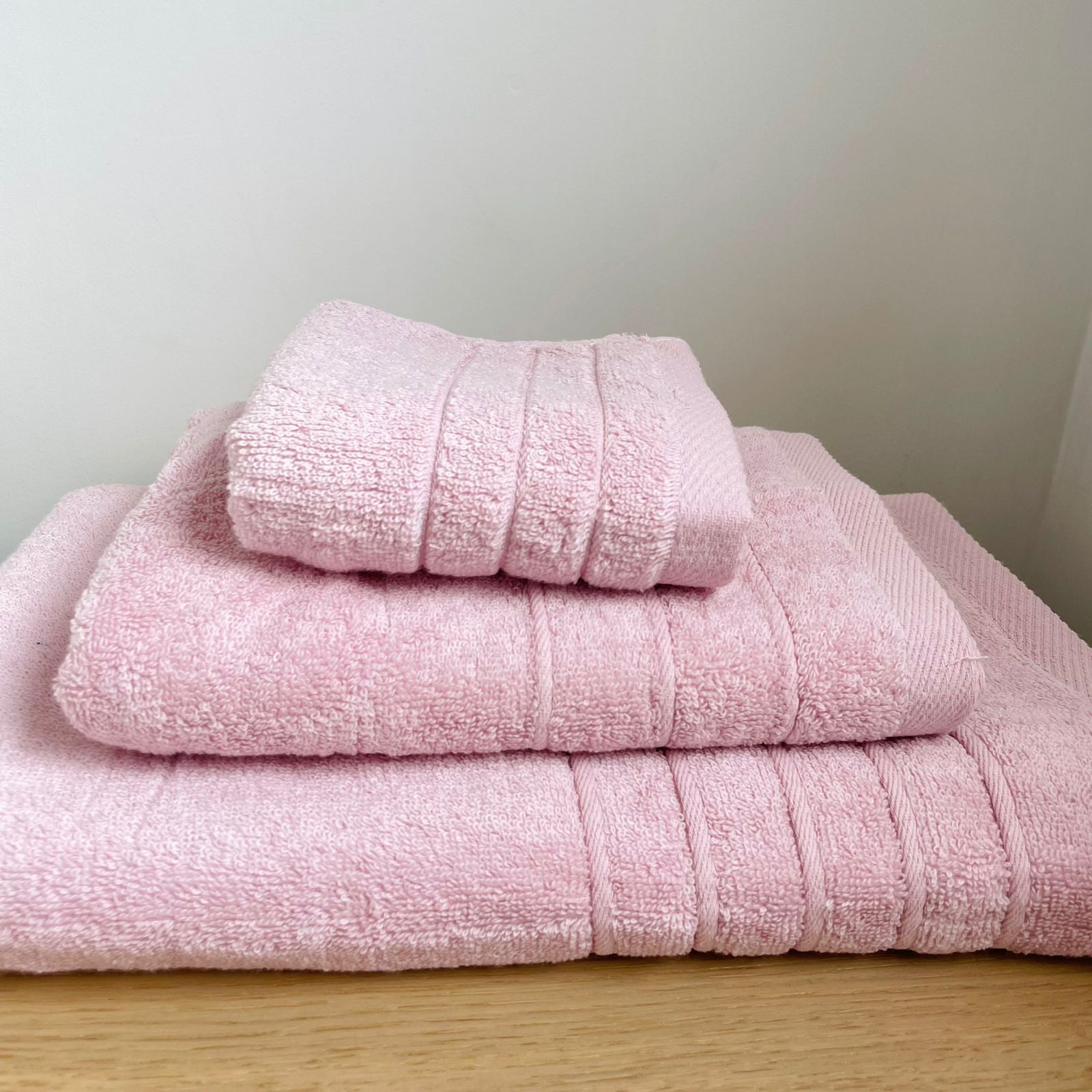 Set de 3 toallas 100% algodon, diseño lineas