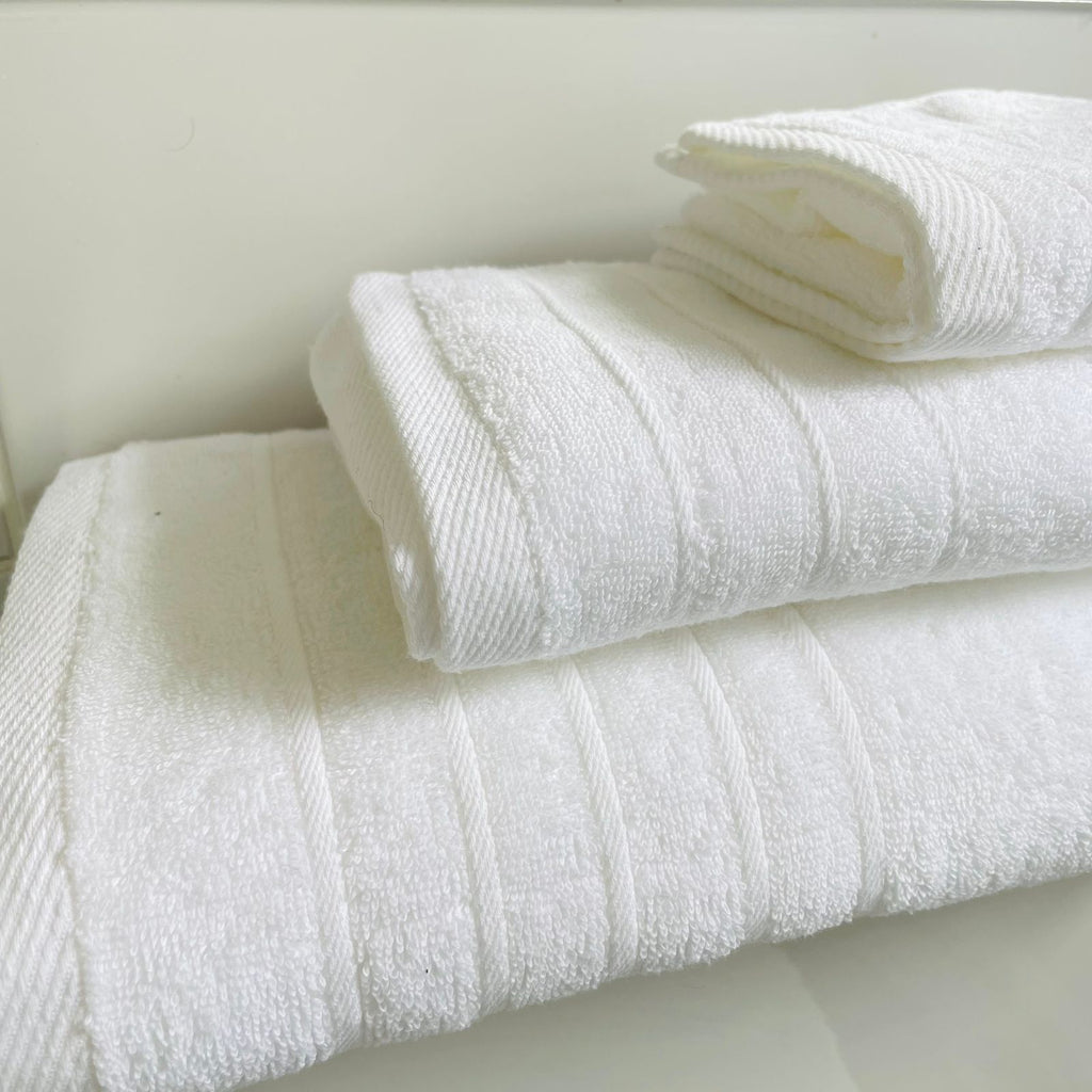 Set de 3 toallas 100% algodon, diseño lineas