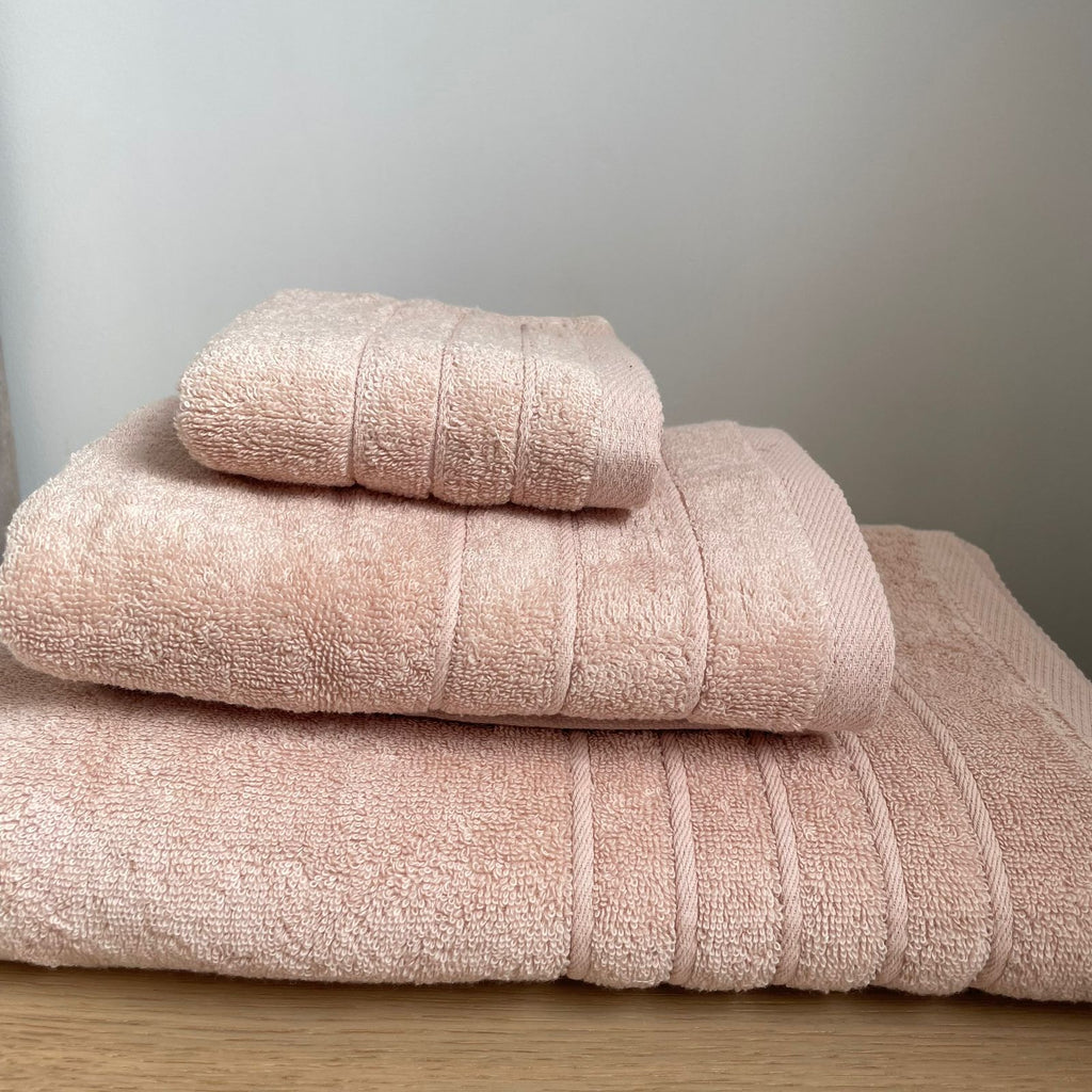 Set de 3 toallas 100% algodon, diseño lineas