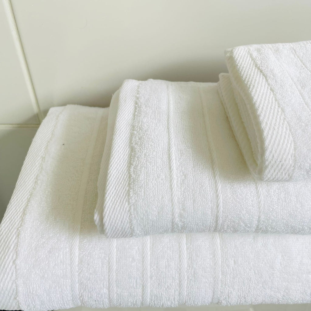 Set de 3 toallas 100% algodon, diseño lineas