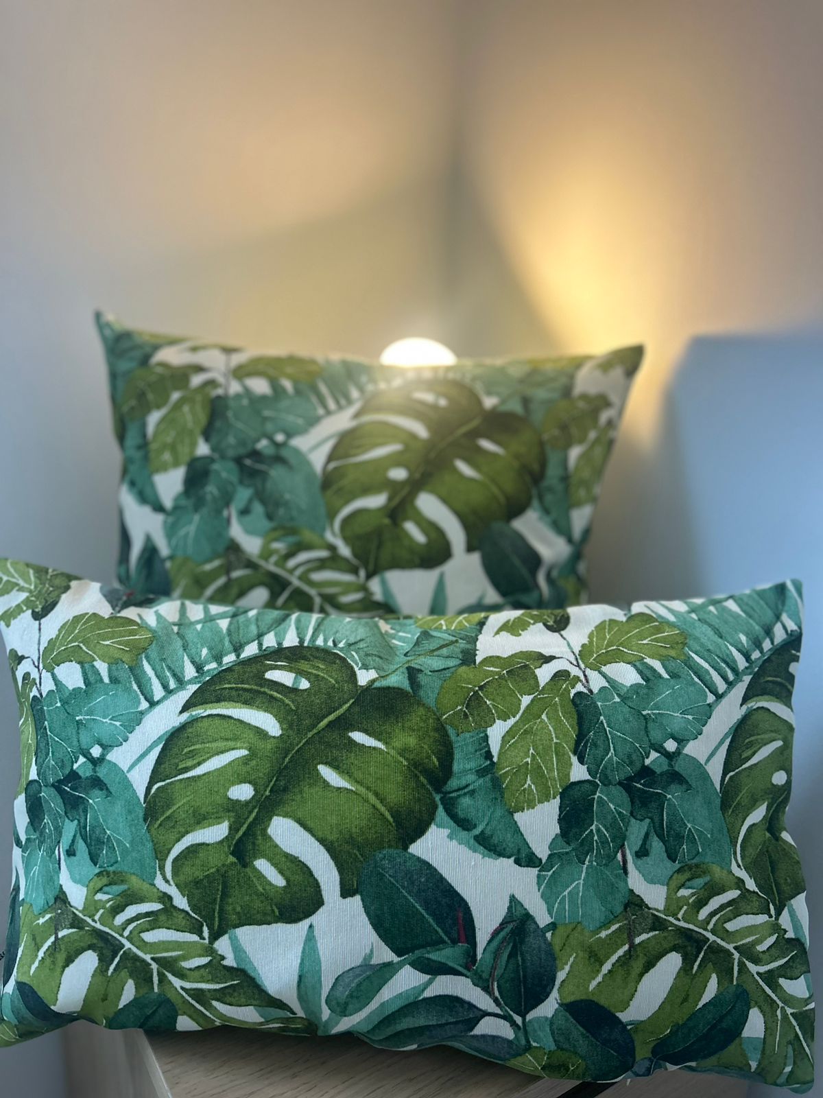 Cojines estampados diseño hoja verde