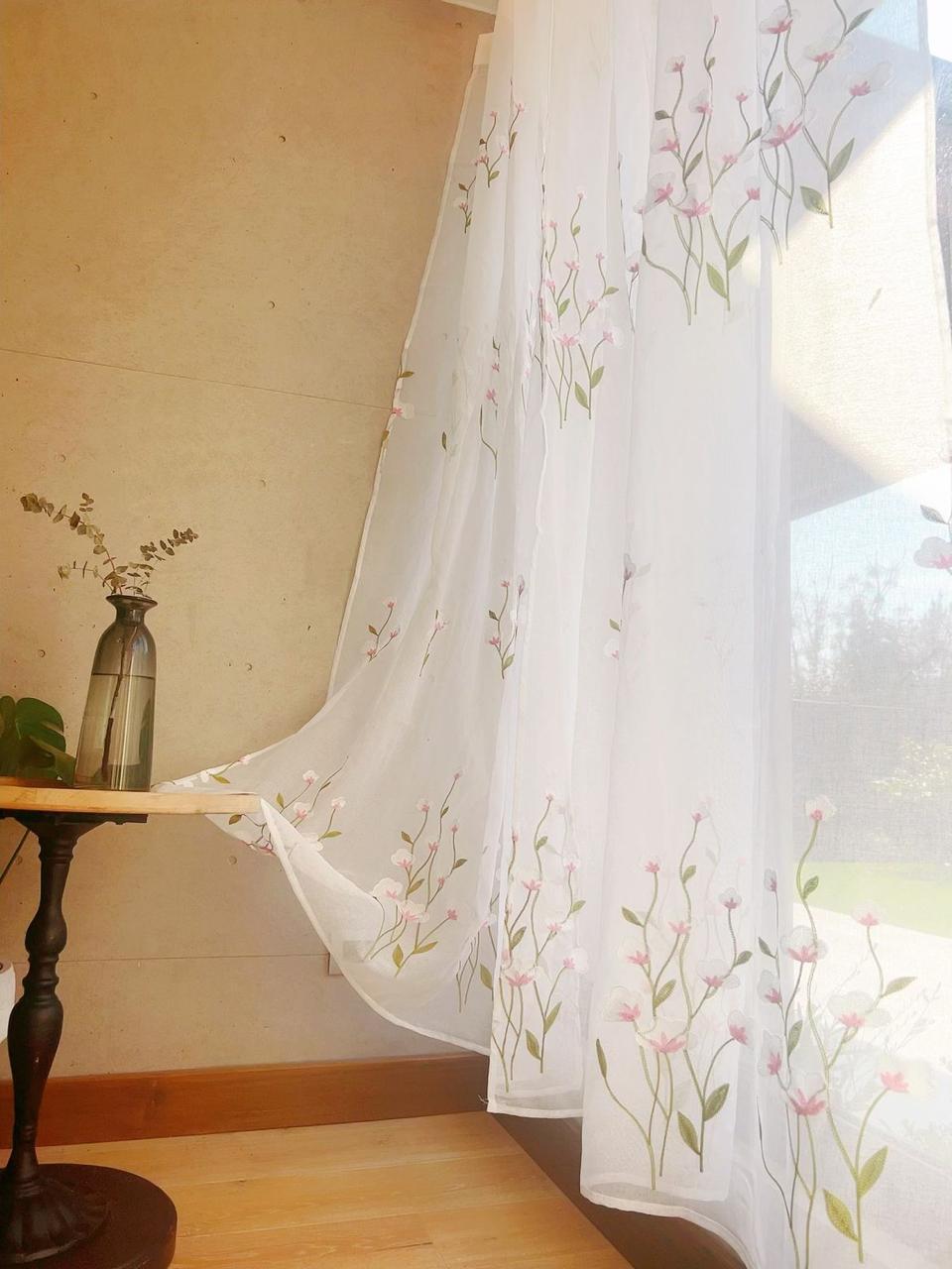 Visillos bordados