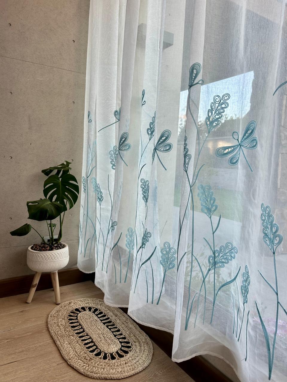 Visillos bordados libélula