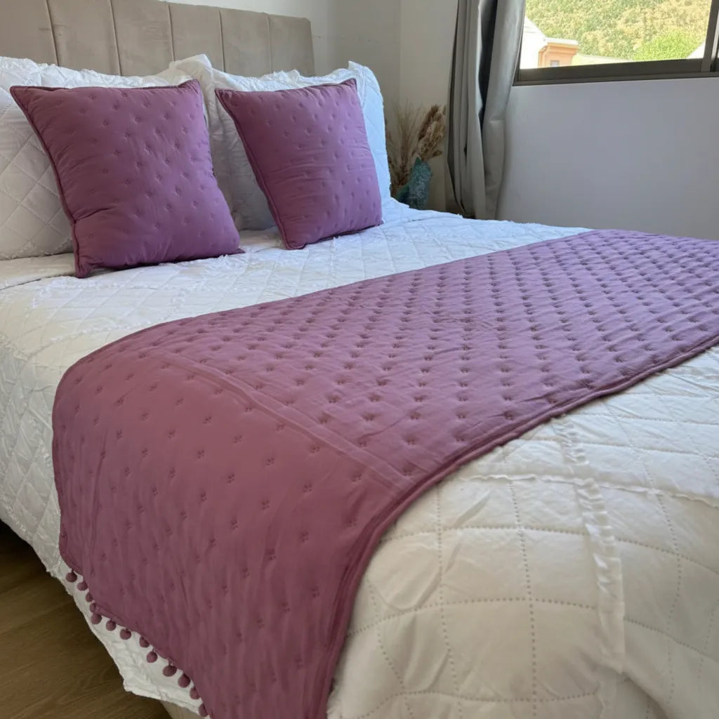 Set de piecera  en algodon con pom- pom + 2 cojines - Lila Empolvado