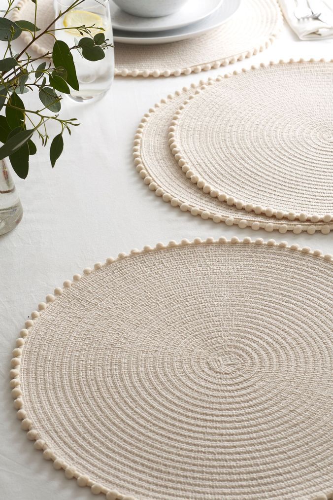 Individuales con pom pom