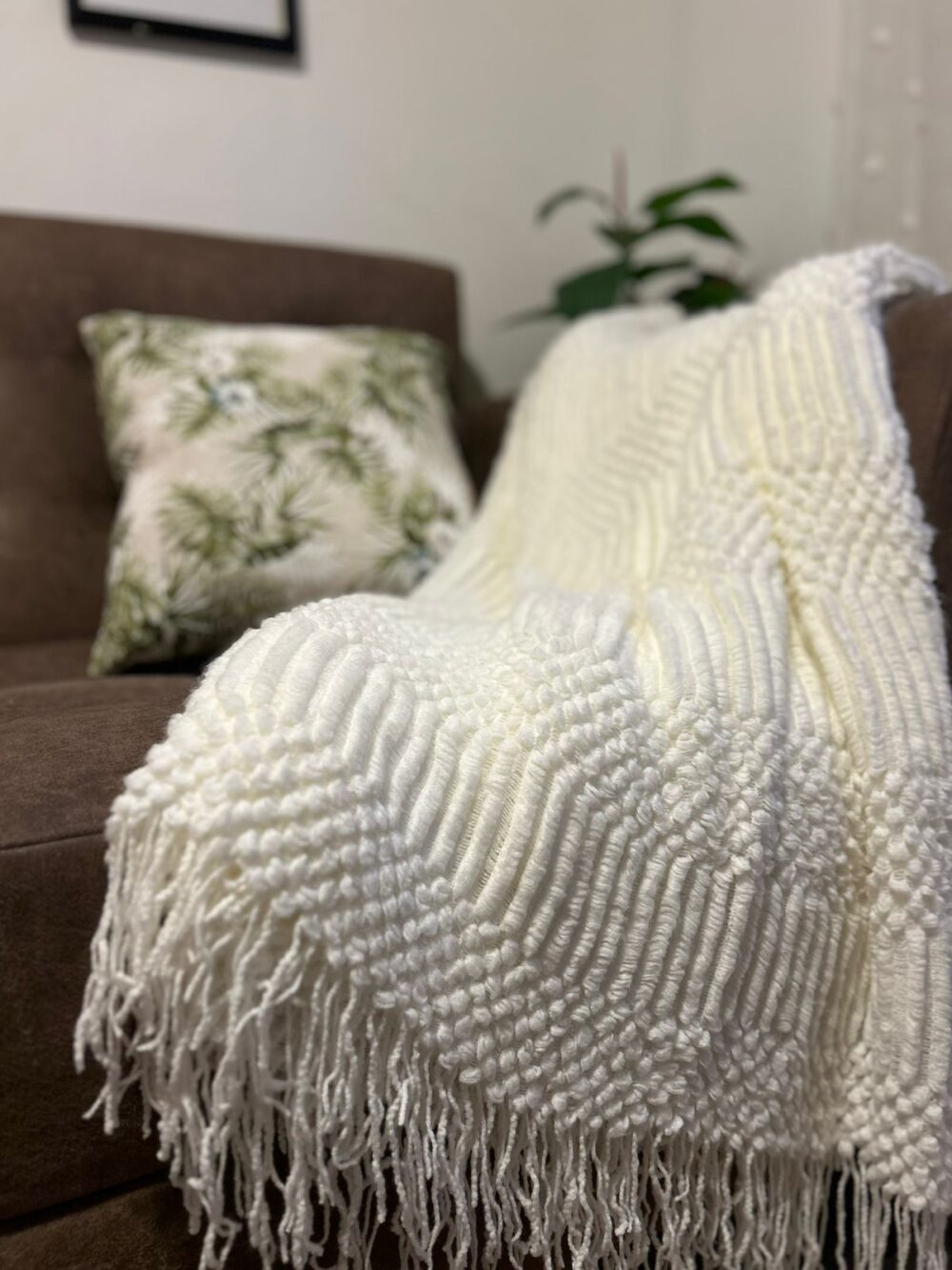 Manta con borlas, color beige - Imagen 2