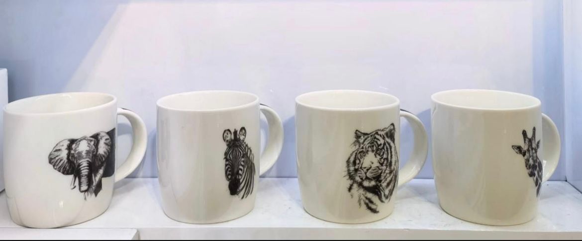 set de  4 tazas con diseños