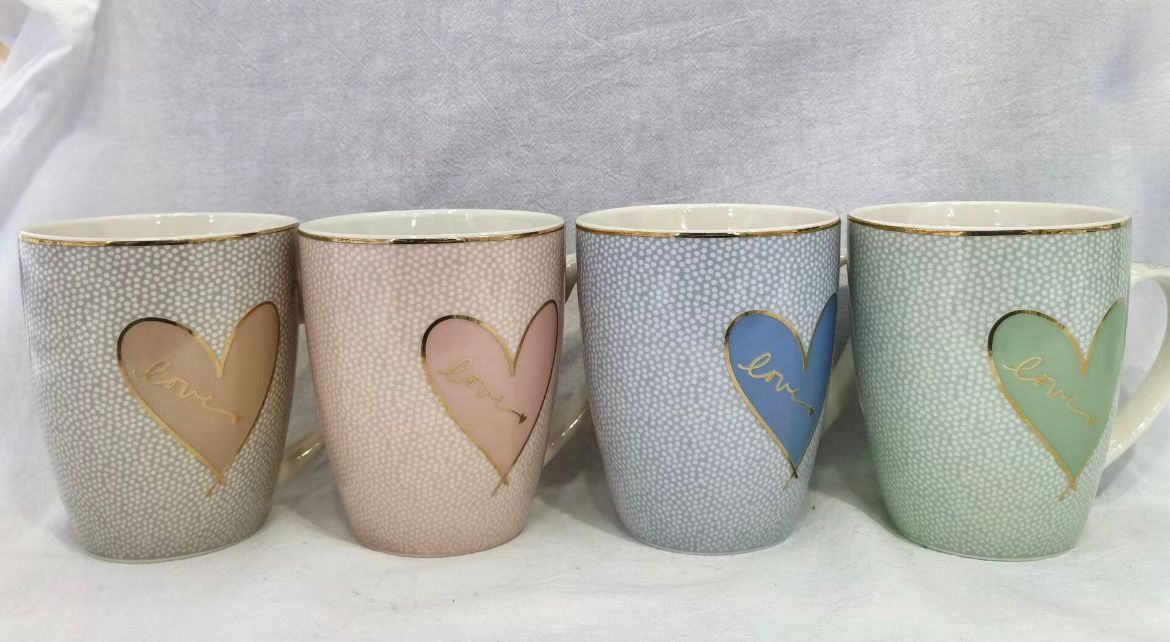 set de  4 tazas con diseños