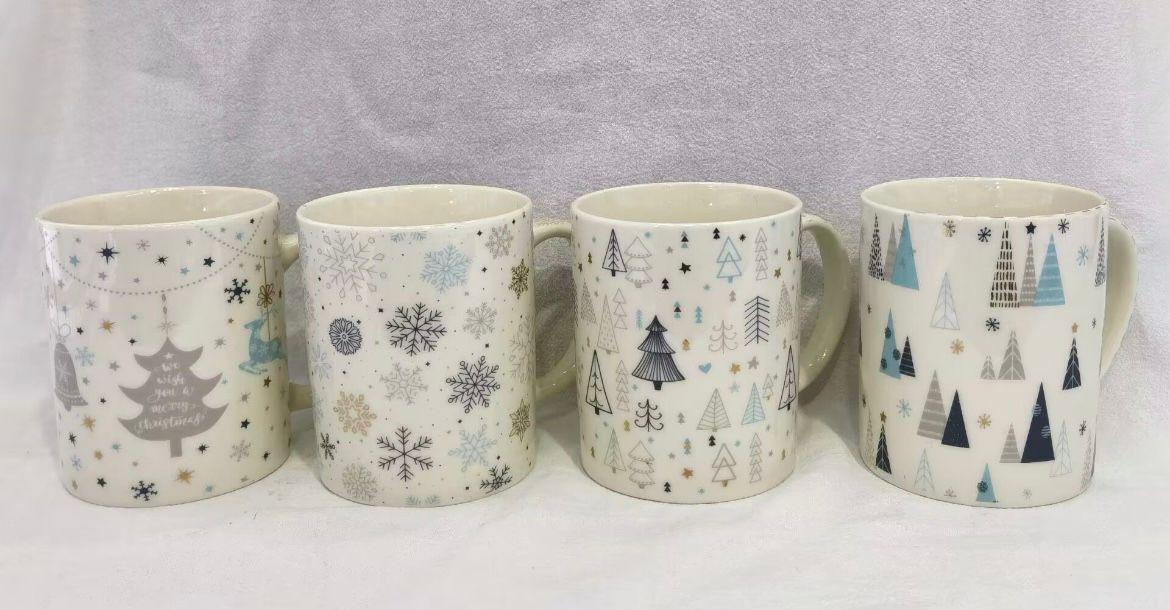 set de  4 tazas con diseños