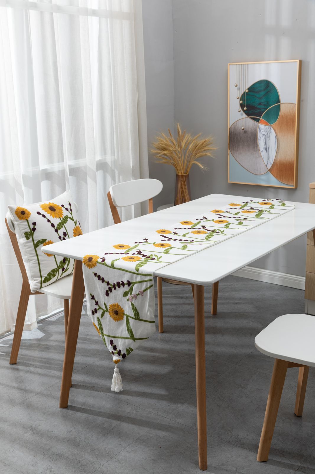 Caminos de mesa con detalles bordados, girasol