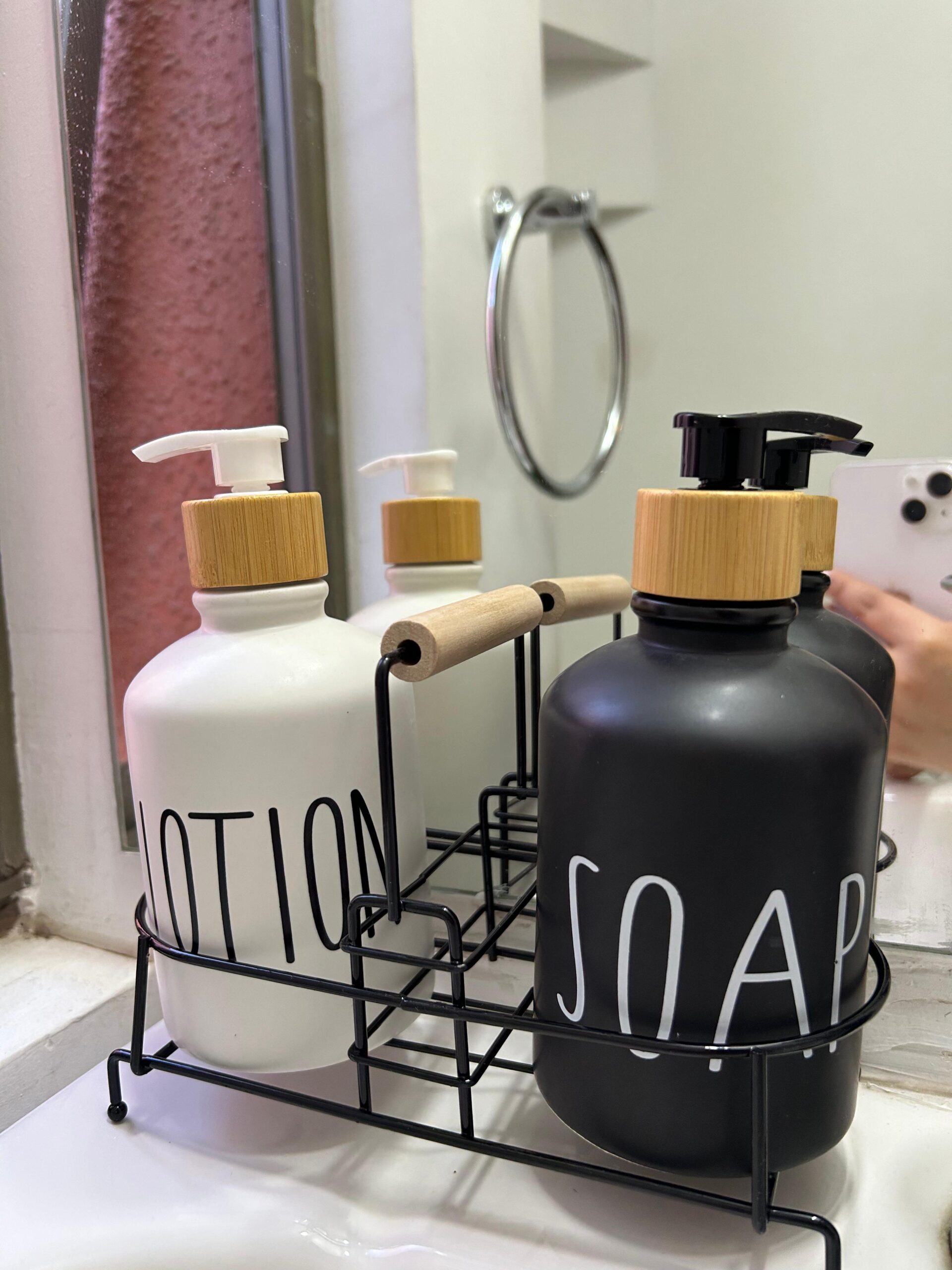 Set dispensador jabón y crema + sesta metálica